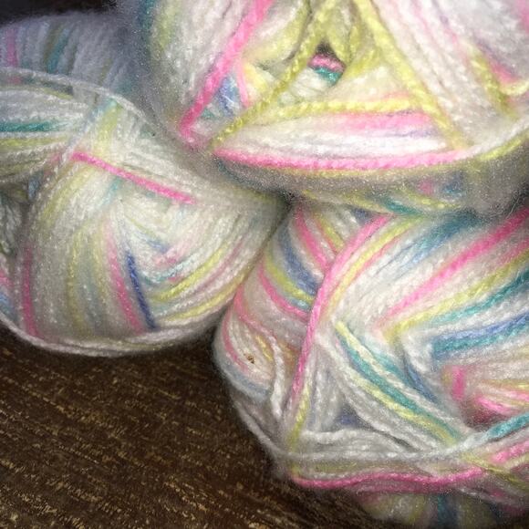 Big Twist Yarn Rainbow Classic Pastels *Lot of 3 Skeins* Baby Variegated Soft - Picture 3 of 4